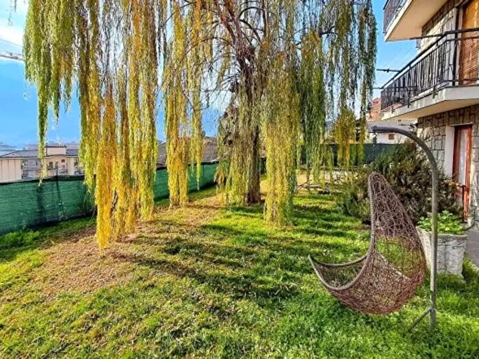 Appartamento con 5 locali in vendita in Via delle Betulle, Aosta