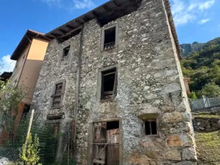 Casa in vendita in Prave, Angolo Terme