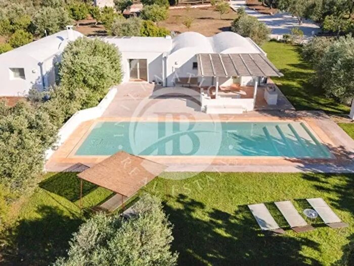 Casa con 6 locali in vendita in Ostuni