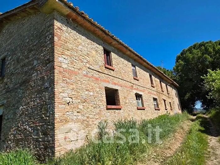 Casa con 12 locali in vendita in Perugia