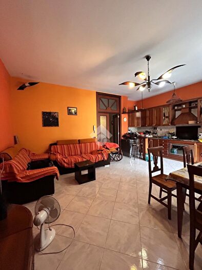 Appartamento con 5 locali in vendita in Via Giuseppe Parini, Afragola