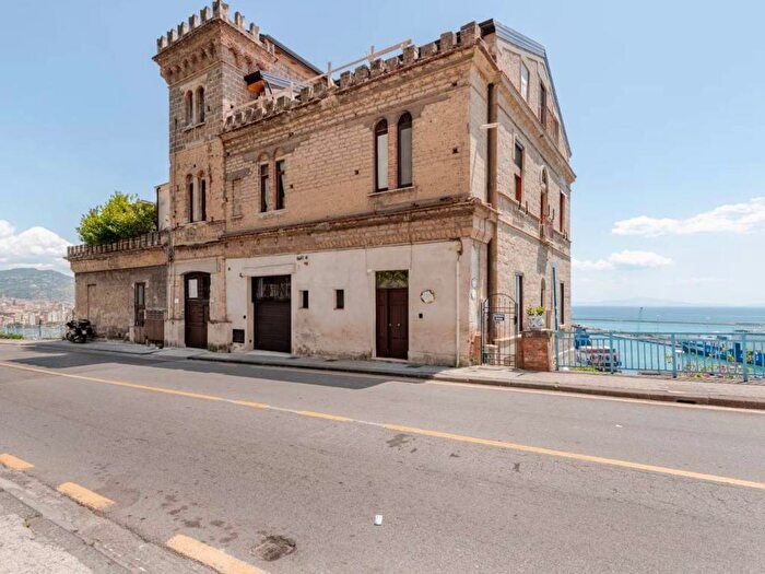 Appartamento bilocale in affitto in via benedetto croce, Centro Storico Teatro Verdi, Salerno