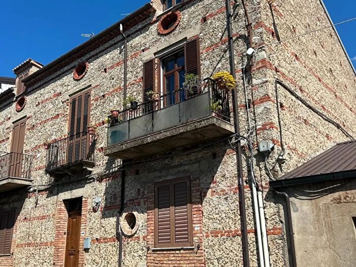 Appartamento con 7 locali in vendita in Corso Umberto, Casali del Manco