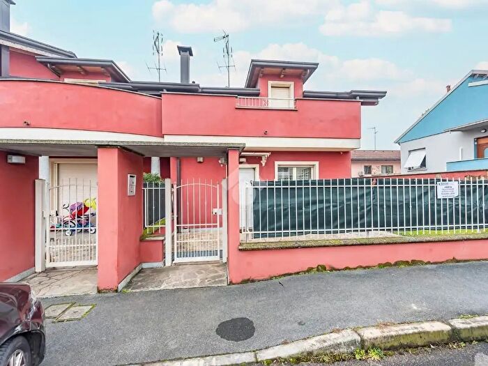 Case in Vendita e in Affitto - 2