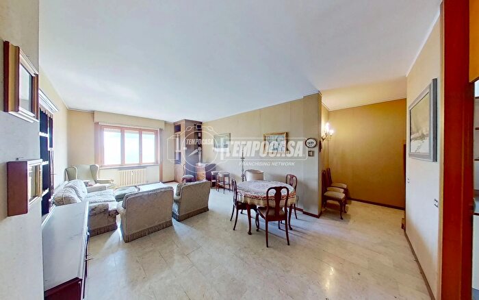 Appartamento trilocale in vendita in Via Giuseppe Mazzini, Meda