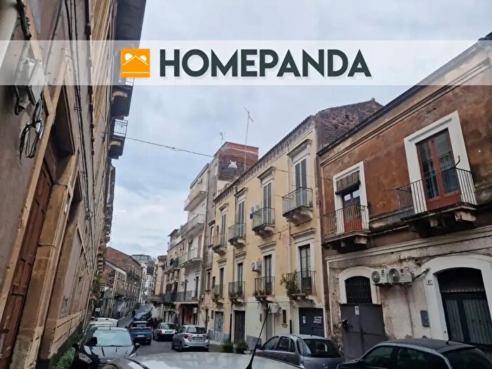 Appartamento con 5 locali in vendita in Via Santa Maria dellAiuto, Catania