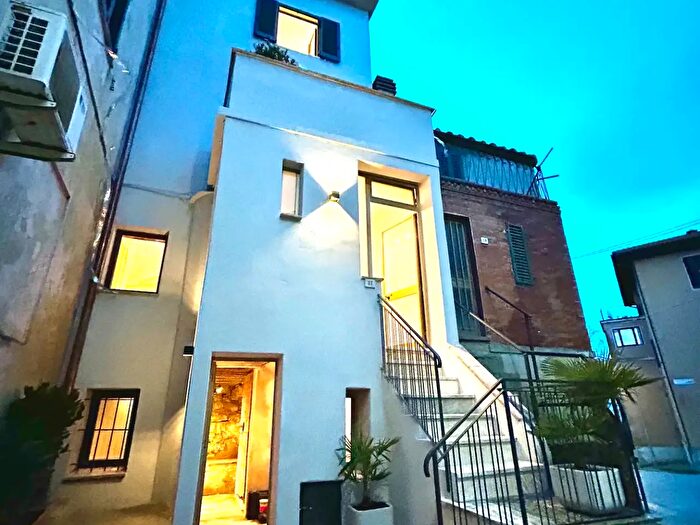 Casa con 5 locali in vendita in Via del Giglio, Castiglione Del Lago