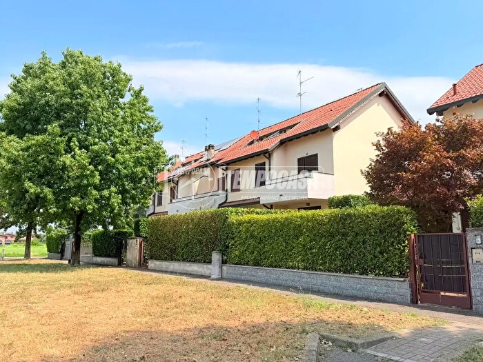 Casa con 5 locali in vendita in Viale Europa, Zelo Buon Persico