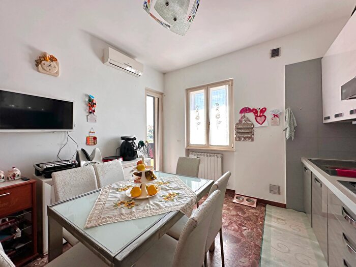 Appartamento trilocale in vendita in Via Giovanni Pascoli Gallipoli Le Italia, Gallipoli