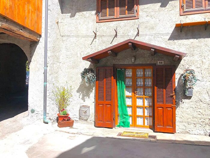 Appartamento bilocale in vendita in Via Aprile Oulx, Oulx