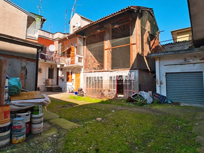 Casa bilocale in vendita in Trecate