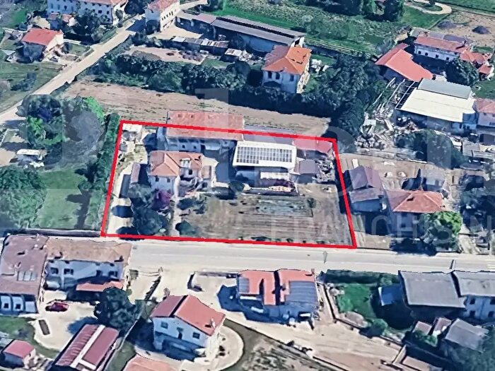 Casa con 8 locali in vendita in Varmo