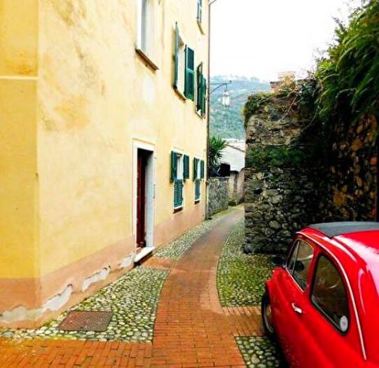 Appartamento trilocale in affitto in Levanto