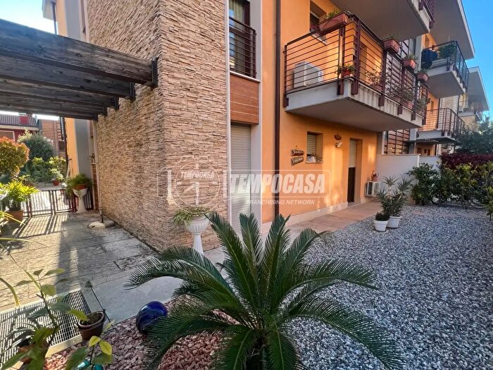 Appartamento trilocale in vendita in Via Europa Unita H, Bardolino