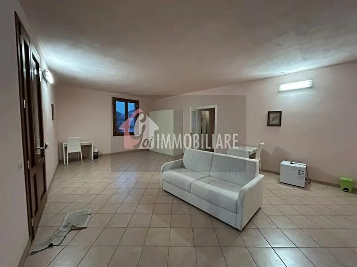 Casa con 8 locali in vendita in Via Naviglio, Sabbioneta