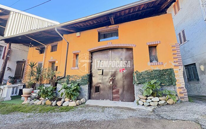 Casa con 5 locali in vendita in Via Imer Zona, Cossato