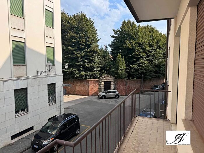 Appartamento con 5 locali in vendita in Contra Mure Pallamaio Vicenza, Vicenza