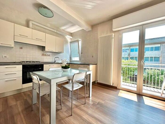 Appartamento trilocale in affitto in Viale Nino Bixio, Riccione