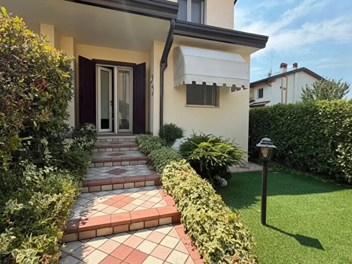 Casa con 5 locali in vendita in Via Giotto, Scorze'