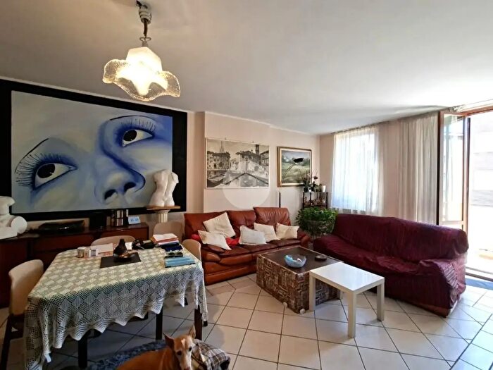 Appartamento quadrilocale in vendita in Via Giuseppe Mazzini, Sedriano