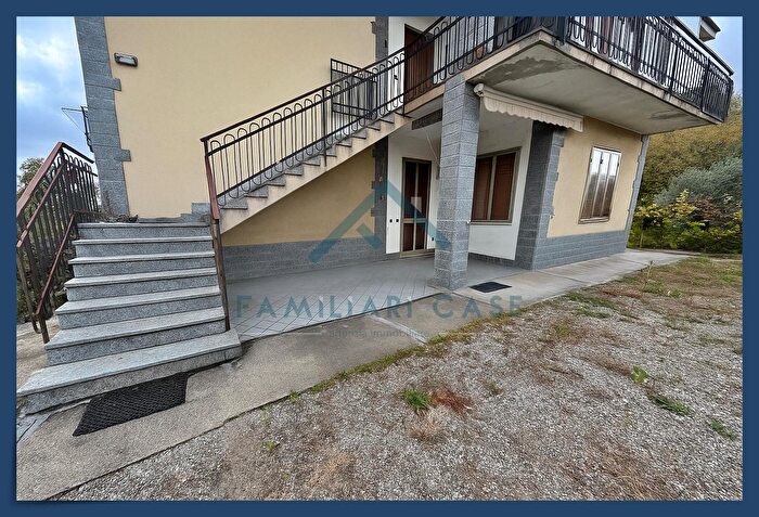 Appartamento trilocale in vendita in Via Porta, Inarzo