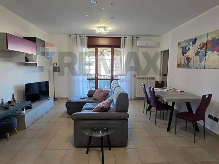 Appartamento quadrilocale in vendita in Viale Giacomo Mancini, Cosenza