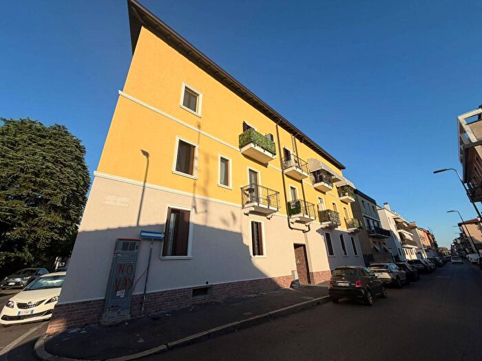 Case in Vendita e in Affitto - 3