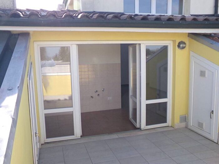 Appartamento trilocale in affitto in Via del Commercio, Terre del Reno