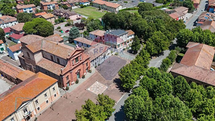 Casa quadrilocale in vendita in Via Giuseppe Garibaldi, Ostellato