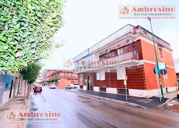 Appartamento trilocale in vendita in Via Francesco Petrarca, Casoria