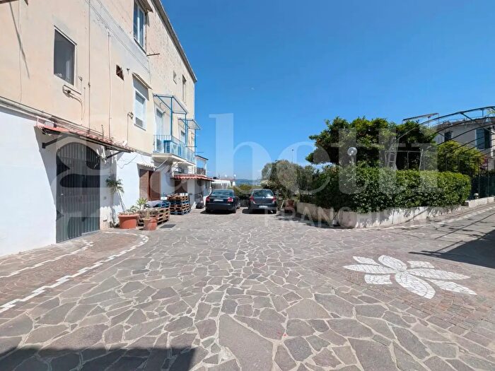 Appartamento bilocale in affitto in Via Agrippina, Bacoli