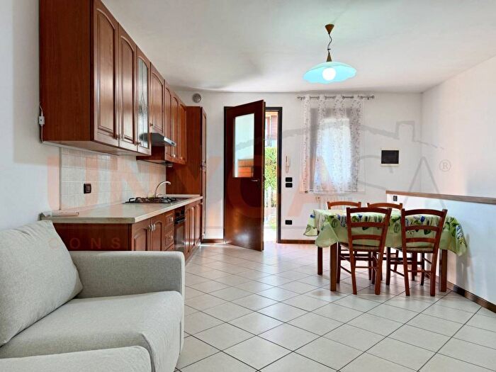 Appartamento bilocale in affitto in Via Cesare Battisti, Centro, Mestrino