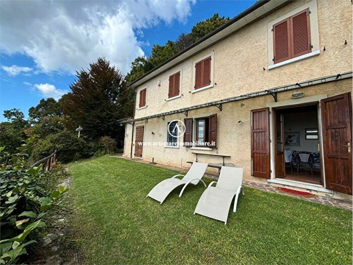 Casa con 5 locali in affitto in Pietrasanta