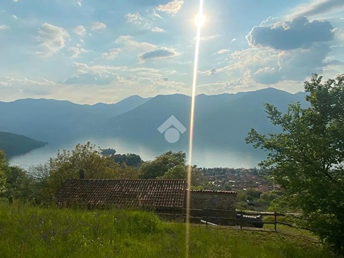 Casa trilocale in vendita in Via Ronchi, Marone