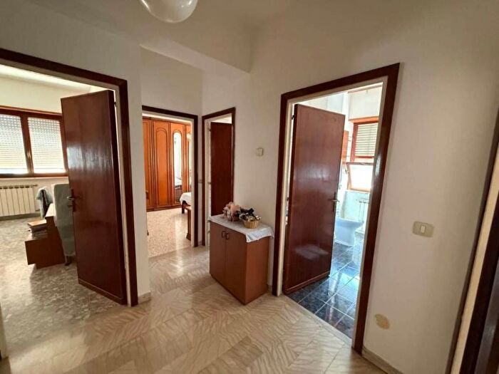 Appartamento trilocale in affitto in Piccarello, Latina