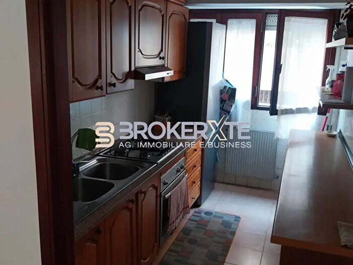 Appartamento con 5 locali in vendita in Ia Venezia, Carrara