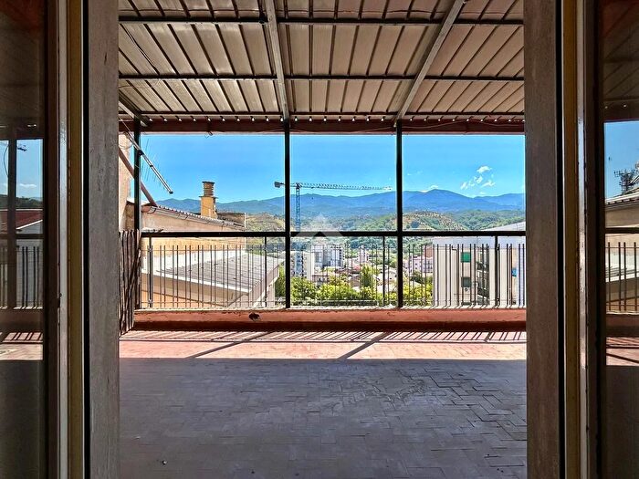 Appartamento trilocale in vendita in Viale delle Medaglie dOro, Cosenza