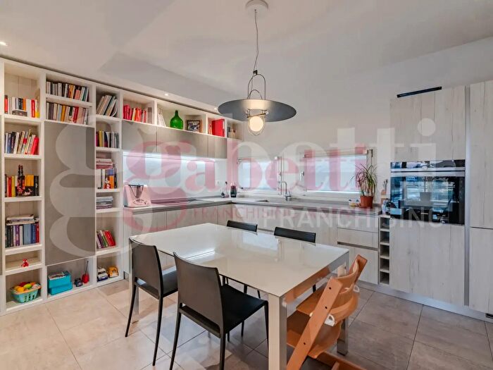 Appartamento trilocale in vendita in Via Lodovico Il Moro, Milano