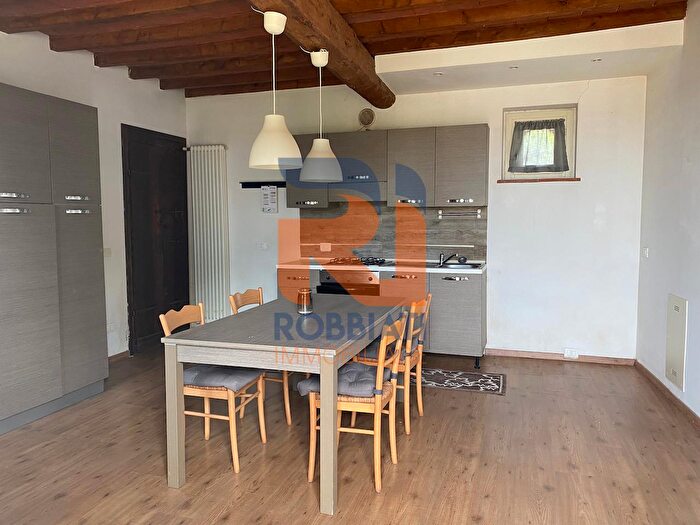 Appartamento trilocale in vendita in Via Valbona, Travaco Siccomario