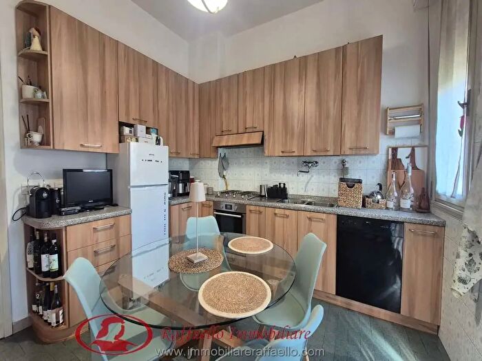 Appartamento quadrilocale in vendita in Via Venosta, Firenze