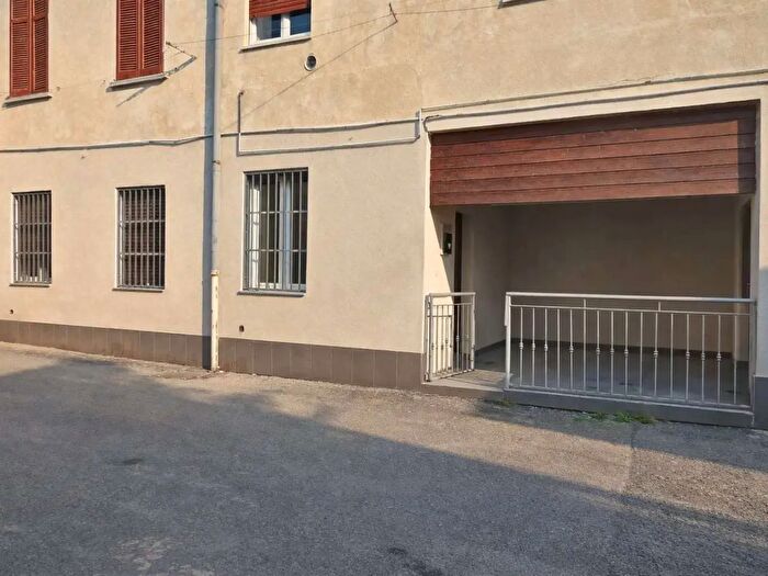 Appartamento trilocale in vendita in Via Roma, Lomazzo