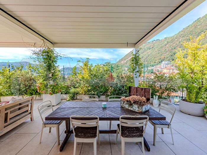 Casa con 6 locali in vendita in Via Giuseppe Ferrari, Valduce Crispi, Como