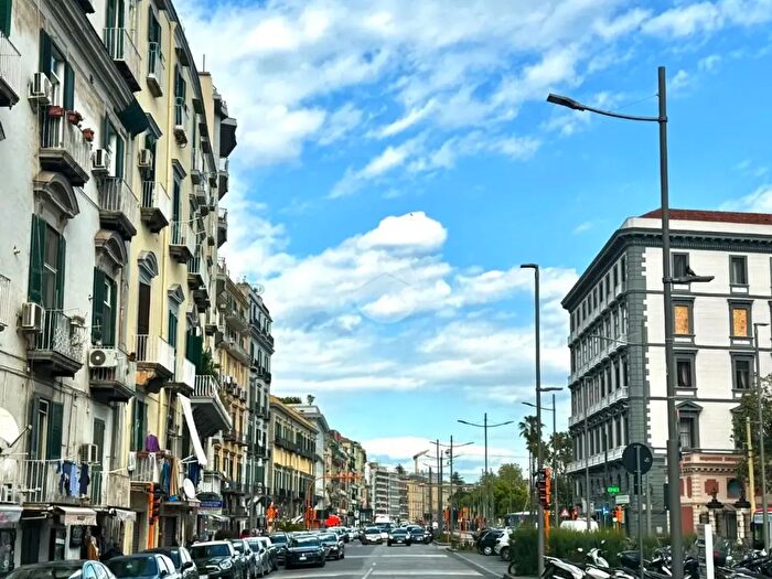 Appartamento trilocale in vendita in Cupa Caiafa, Napoli