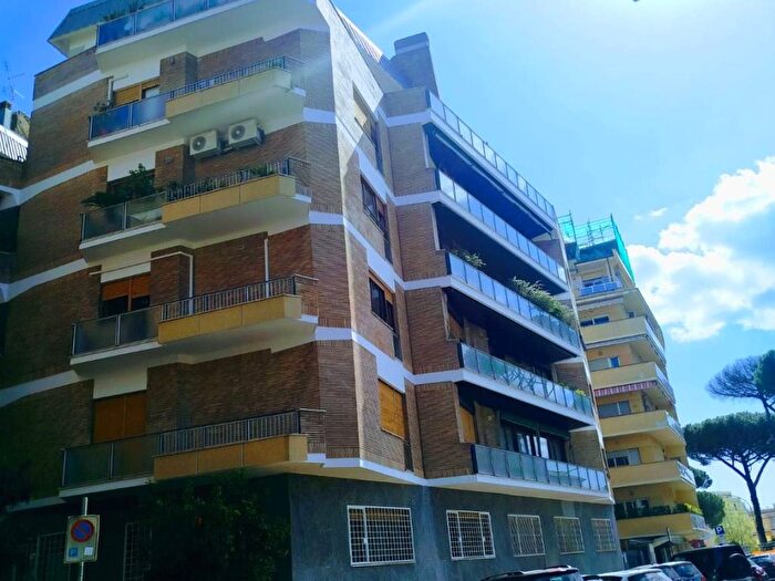 Appartamento con 6 locali in affitto in Via Gian Giacomo Porro, Parioli, Roma