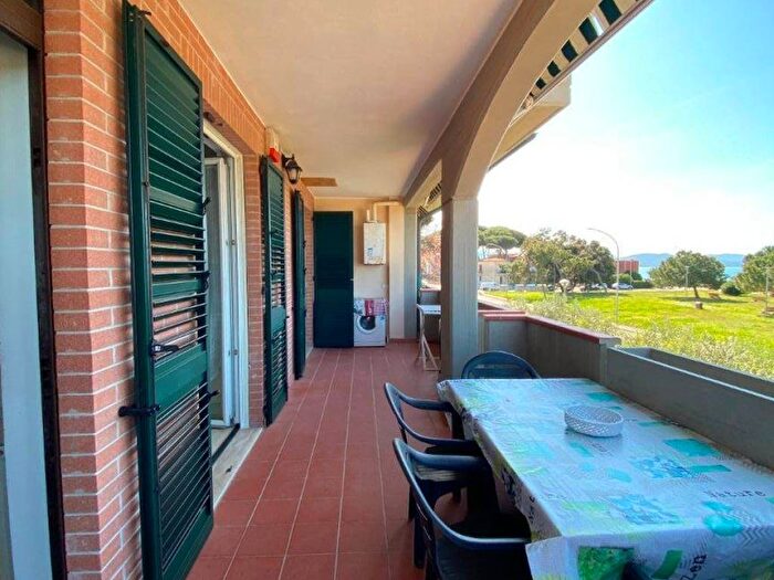 Appartamento trilocale in affitto in Via Litoranea, Zona Nuova Pratoranieri, Follonica