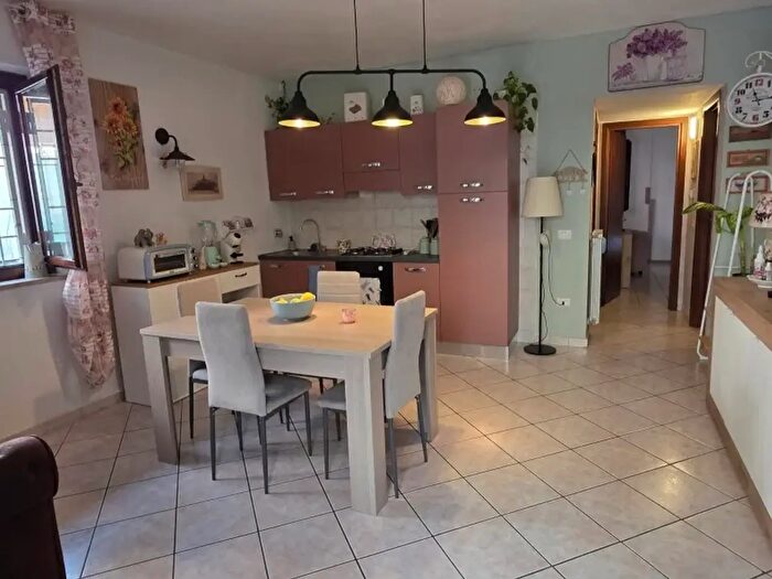 Appartamento quadrilocale in vendita in Via Marco Polo, Rignano Flaminio