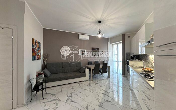 Appartamento bilocale in vendita in Piazza Mattirolo, Torino