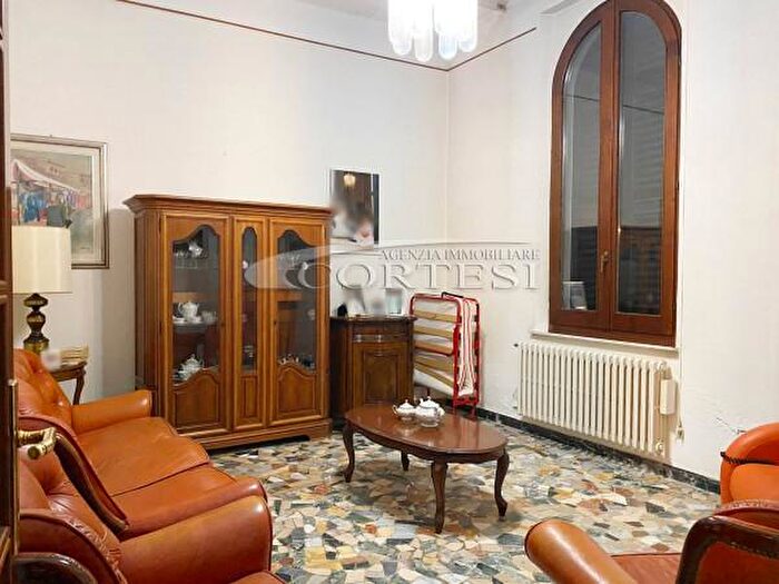 Casa quadrilocale in vendita in Trecastelli