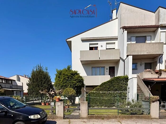 Casa quadrilocale in vendita in Russi