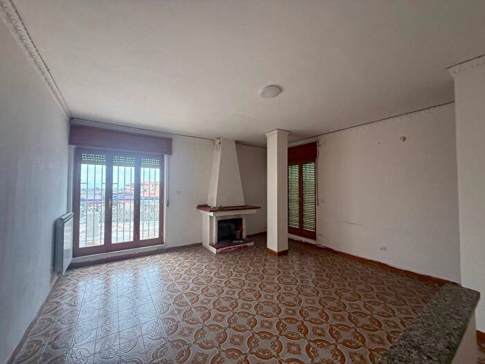 Appartamento trilocale in affitto in Piazza Rosselli, Qualiano